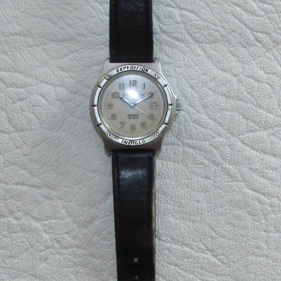 TIMEX Expedition Indiglo Watch - Vintage - Picture 5 of 12
